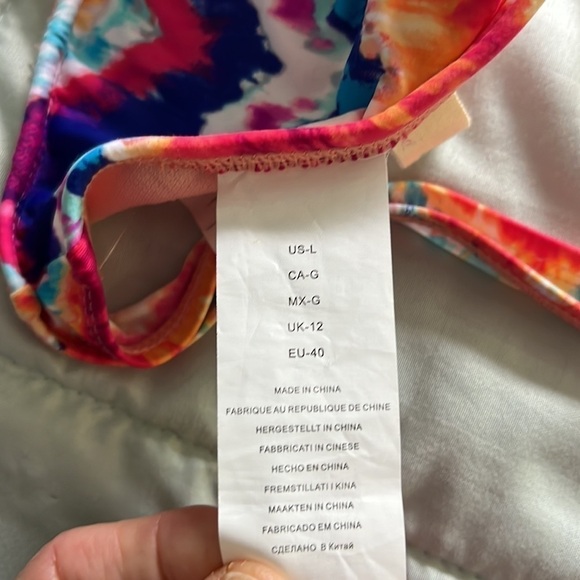 Hobie Chevron Ikat Print Bikini Top, has a wrap around strap & shoulder straps - Picture 10 of 16